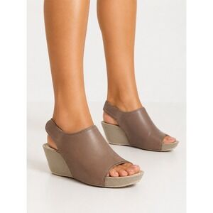 Tsubo Taupe Leather Slingback Wedge Sandals Lagenlook Art to Wear US 9